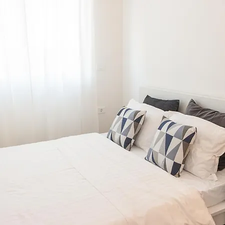 Hisa Bianca Apartment *